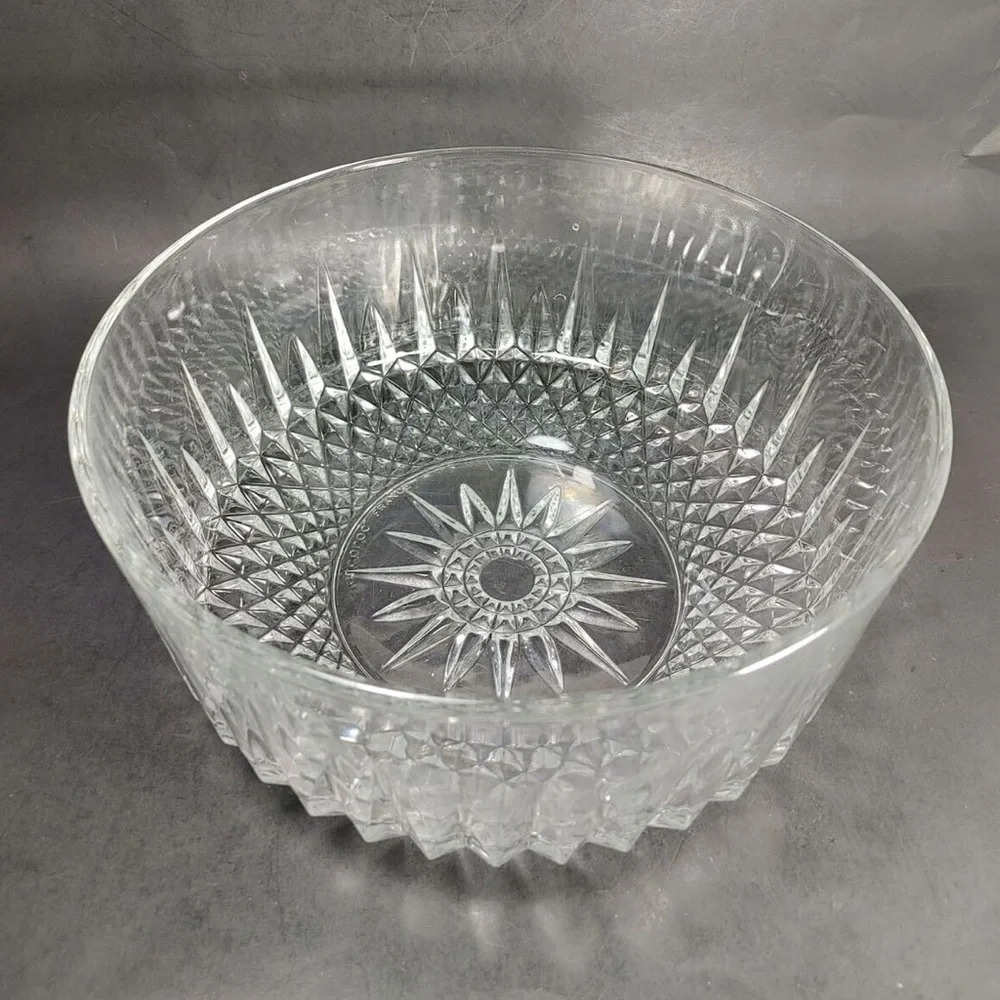 ๐ฅ๐ฅVintage Arcoroc France Starburst Clear Glass 9โ Serving Fruit Bowl